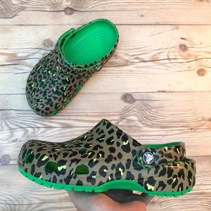 Crocs Classic Far Out Clog